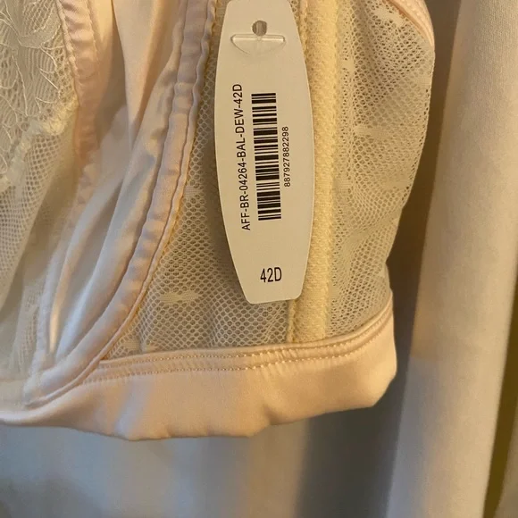 ADORE ME - Picture 5 of 6